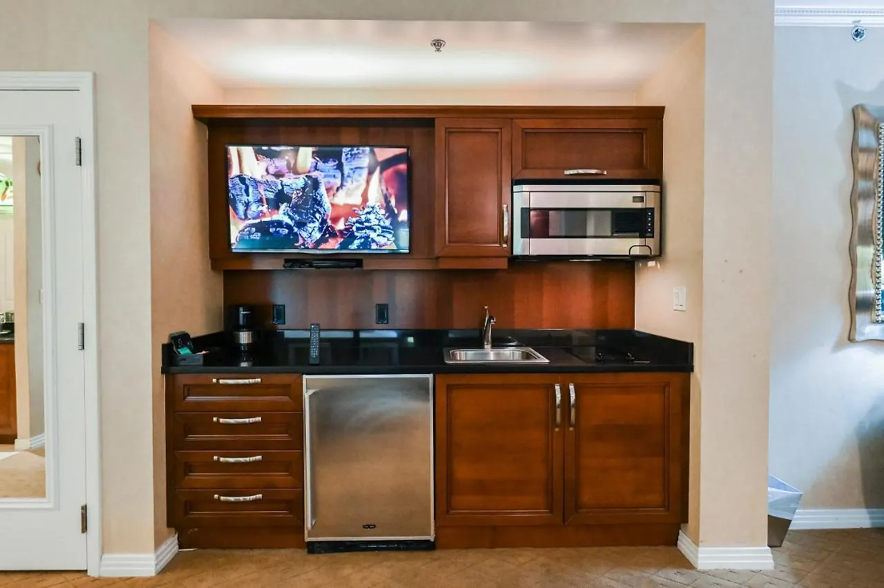 Mgm Signature Towers, Balcony Suite, Strip View - No Resort Fees! Las Vegas Aparthotel